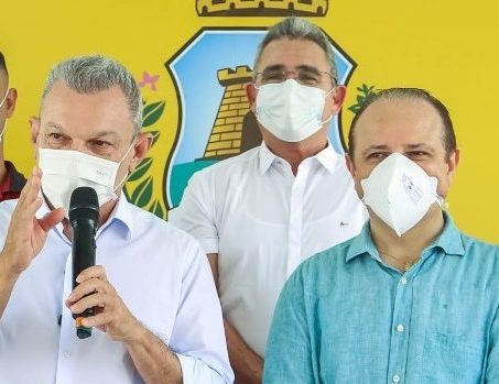Prefeito Sarto entrega reforma do Creas Alvorada, no bairro Sapiranga
